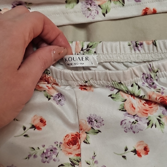 Floral Women's Pajama Set - White and Pink - Picture 3 of 7